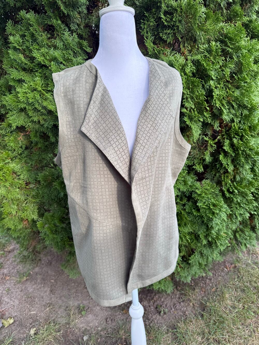 Chicos Suede Green Vest Size Large 12